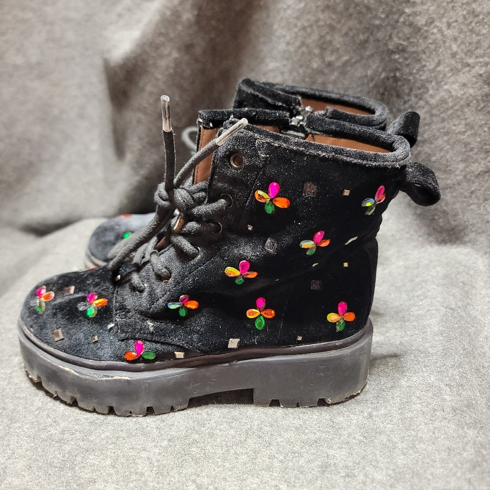Betsey Johnson Kids' Embry velvet combat boots